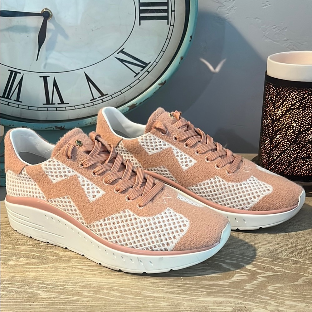 STUART WEITZMAN Hartlee Knit Platform Sneakers